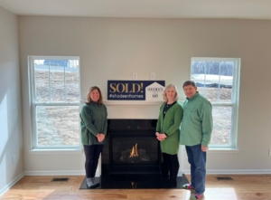  Sandy and Terri Echeveste (right) with Edgewood Vistas community sales director, Joyce Michel, (left) embrace retirement in their new Greenfield ranch plan at Shodeen Homes’ newest Lake Geneva community, Edgewood Vistas.